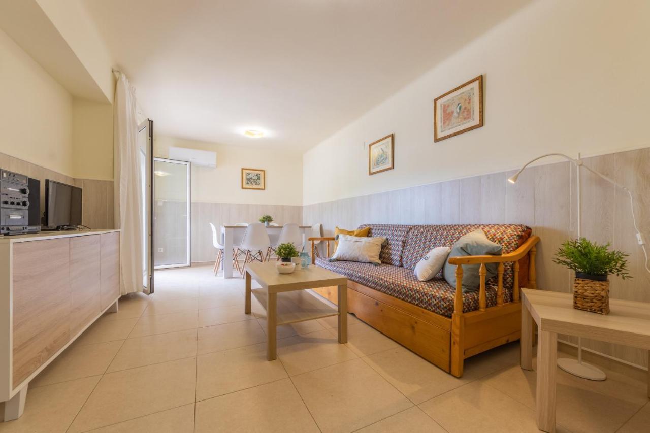 Apartamentos Jaime I Arysal Салоу Экстерьер фото
